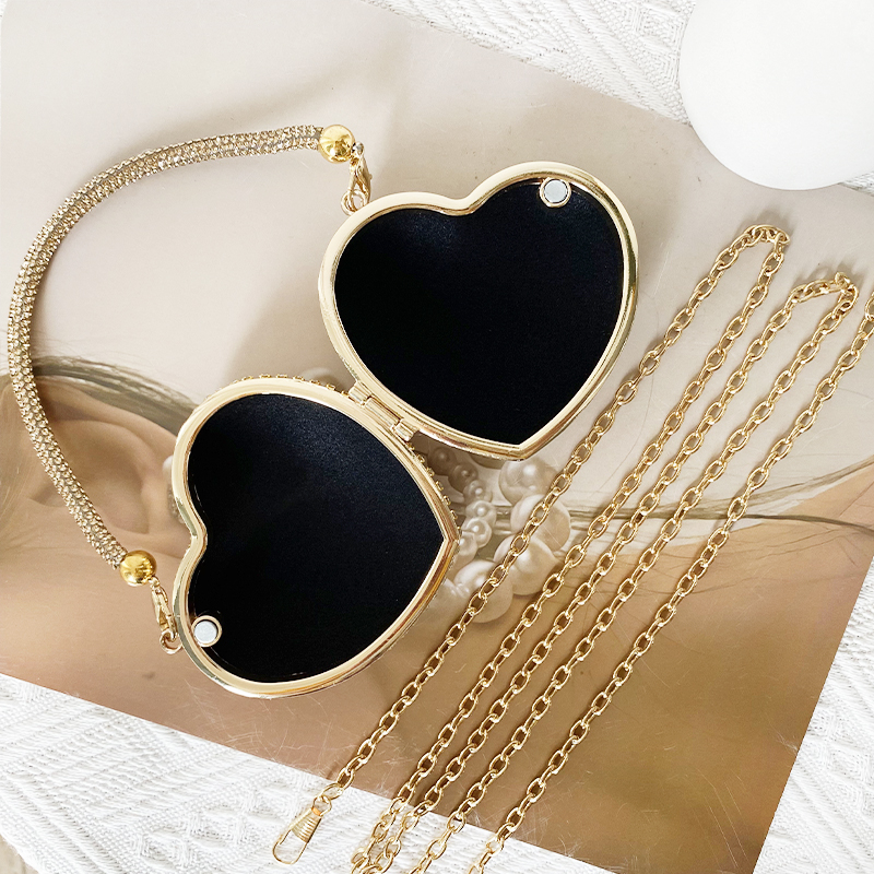 Luxury Small Bling Heart Shape - Evening Bag Beaded recension och pris