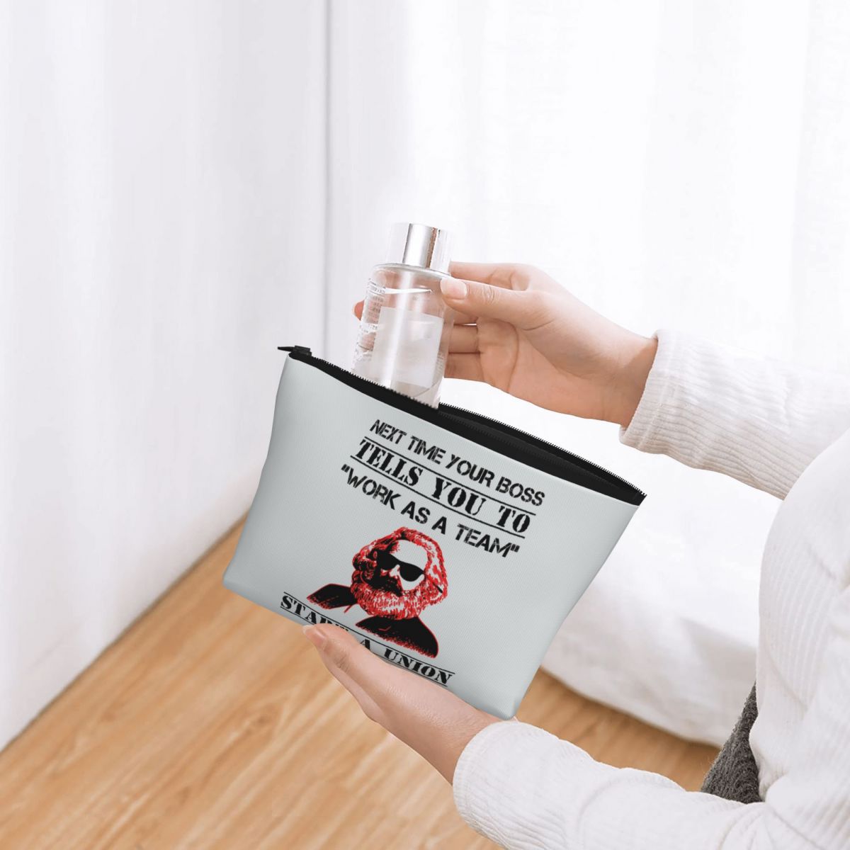Karl Marx Makeup Bag for Women - Women'S Karl Bags recension och pris